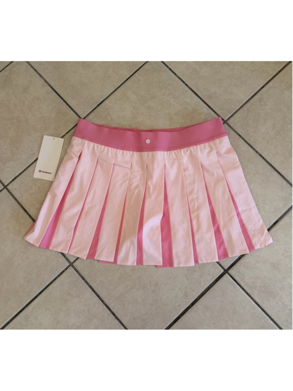 LULULEMON PEEK-A-BOO PLEAT TENNIS SKIRT PINK COLOR SIZE XL